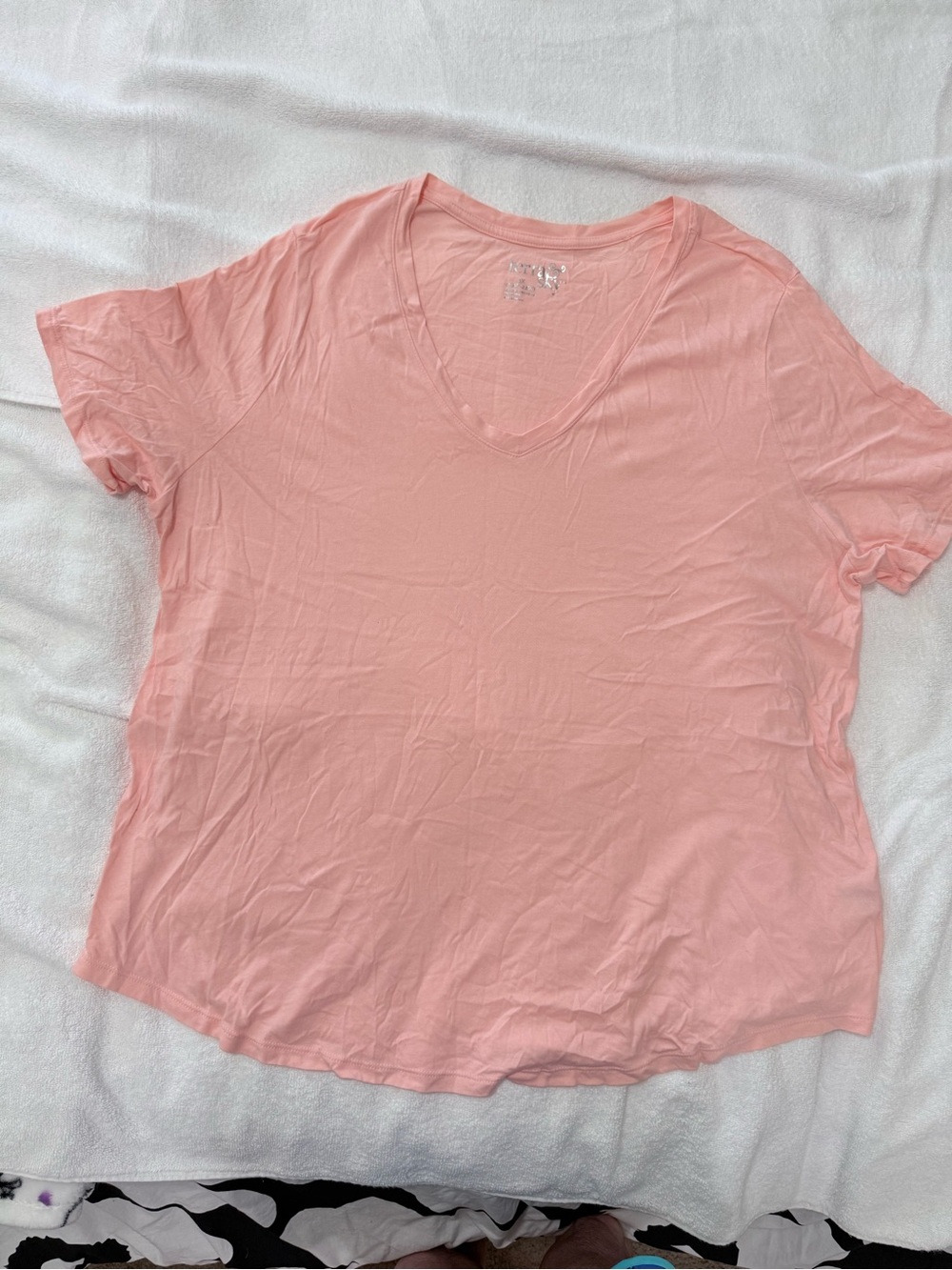 2x Terra & Sky peachy V-Neck Women’s Tee